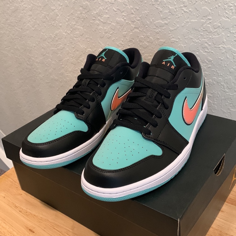 NIKE AIR JORDAN 1 LOW SE SNEAKERS - Picture 7 of 12